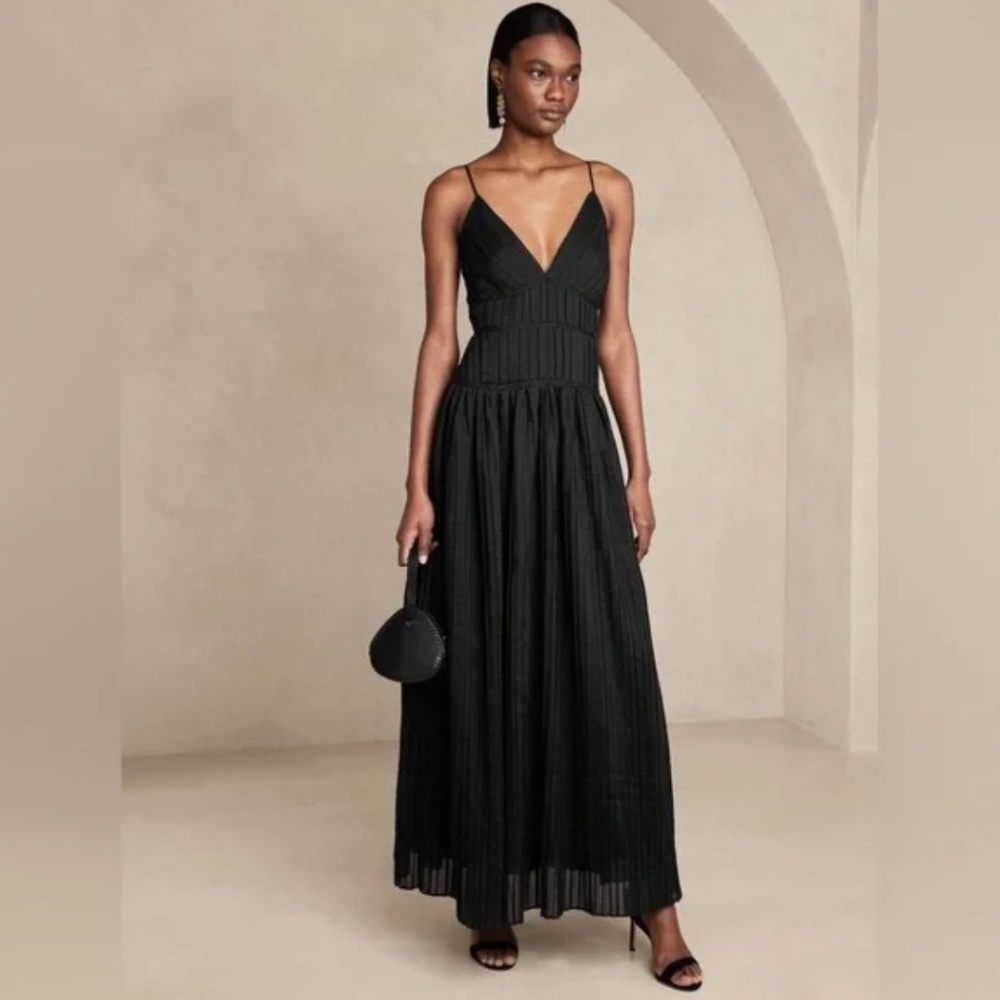 NWT Banana Republic Black Jacqui Pleated Maxi Dress - Size 0